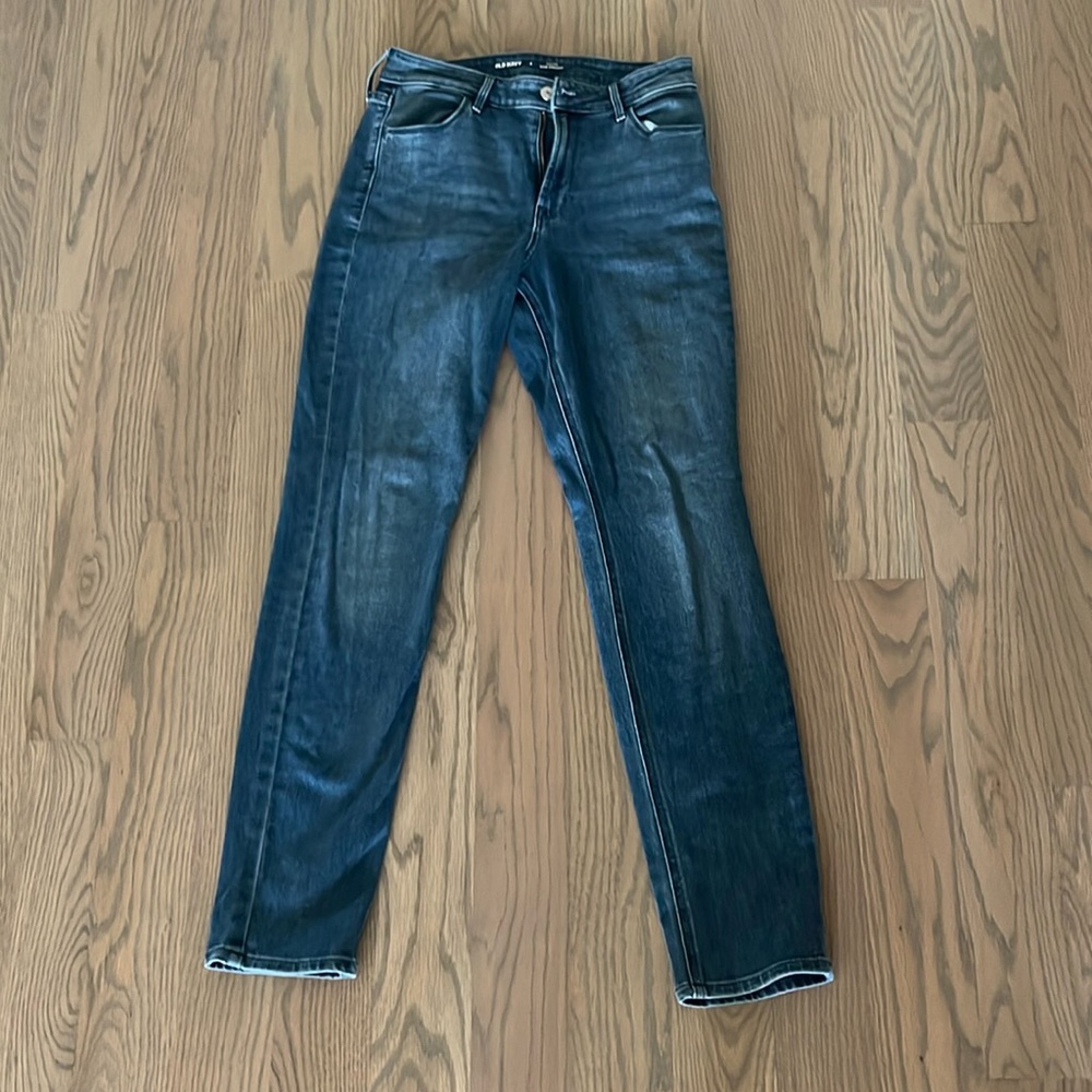 Old Navy High Rise Wow Straight Medium Wash Jeans